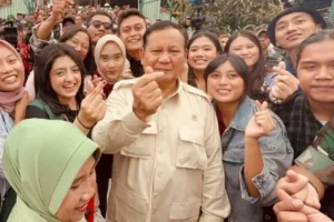 Terkenal Ramah dan Bijaksana, Prabowo Berhasil Curi Hati Anak Muda