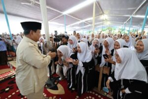 Prabowo-Gibran Dapat Dukungan Ponpes Genggong